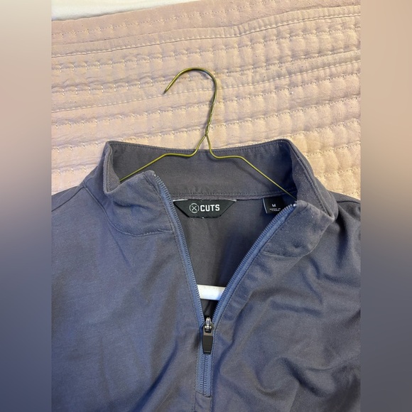 Cuts Clothing - Men’s - 1/4 Zip (Medium) - Gray - Picture 3 of 5